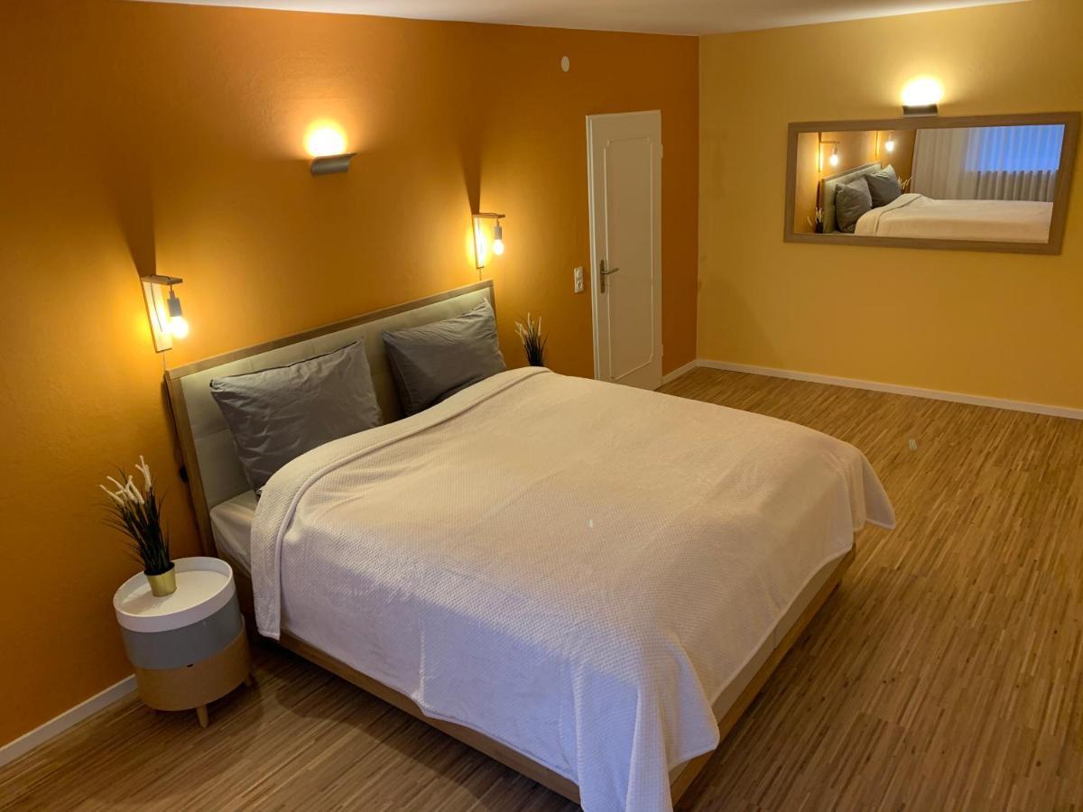 Moderne Ferienwohnung Nahe Swr Und Golfplatz Baden-Baden Exteriör bild